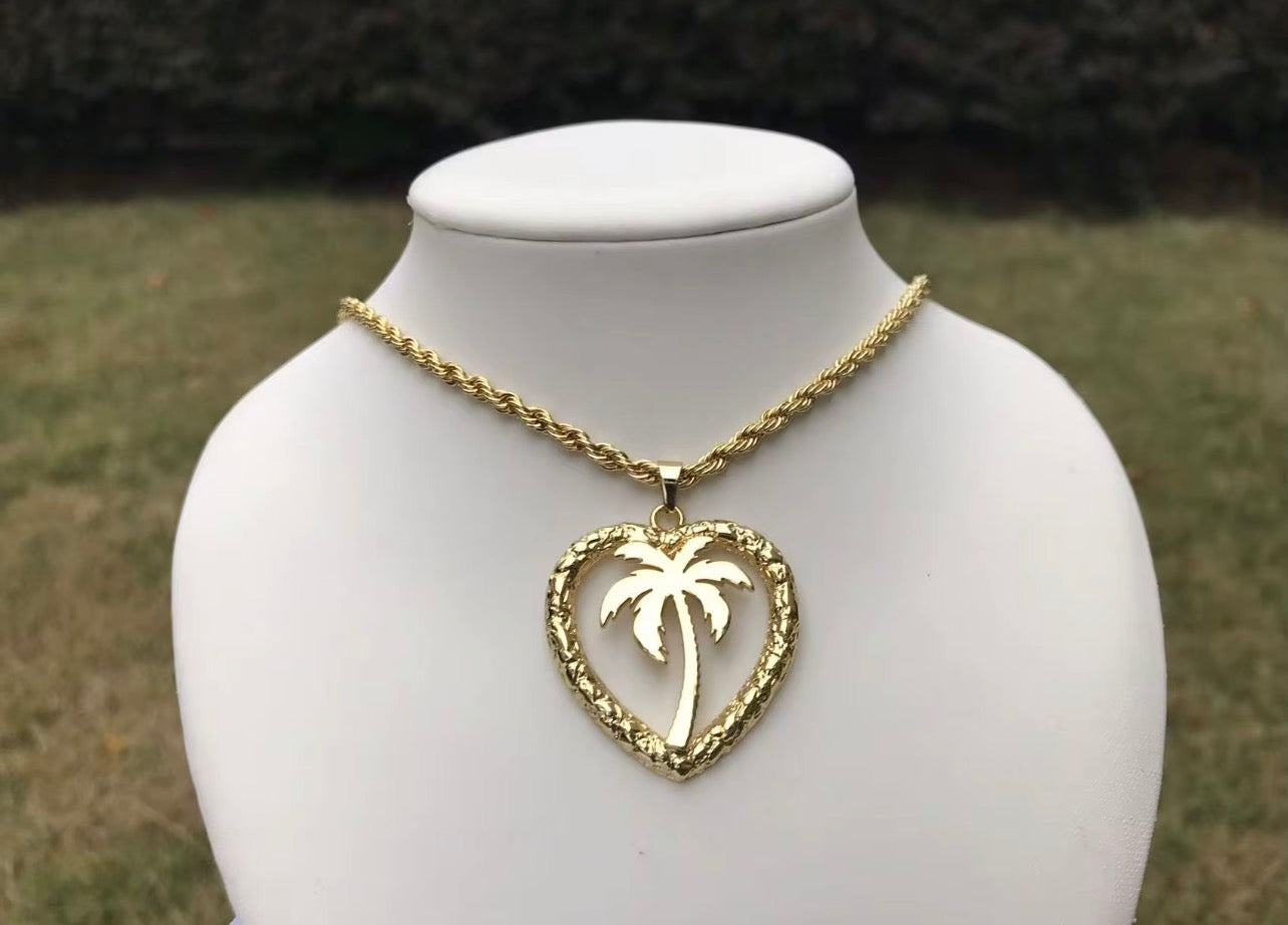 Cali Has My Heart Pendant Necklace