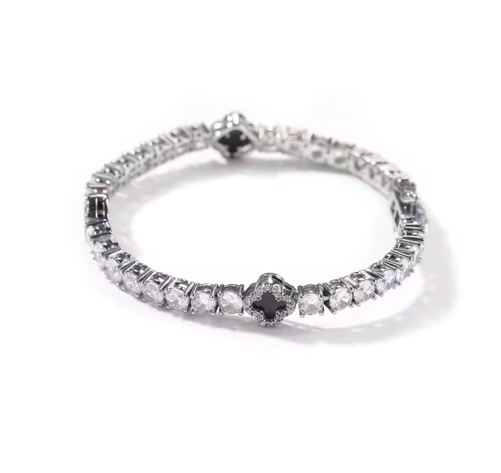 Clover Diamonds Bracelet